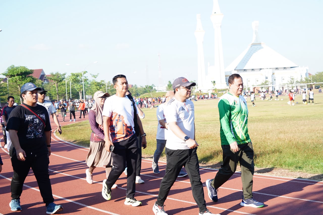 Nikmati Akhir Pekan Bareng Warga, Wabup Gowa Joging di Lapangan Syekh Yusuf
