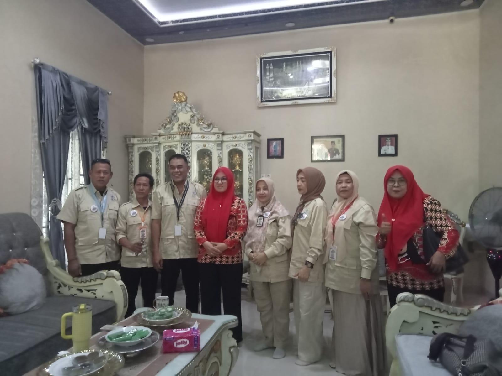 Husniah dan Sahabat Lama: Ketika Reuni Menjadi Jalan Pulang ke Kenangan